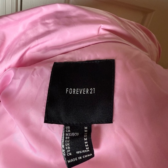 NWT Pink Puffer Cropped Jacket-Forever 21-Size Medium - Picture 8 of 11